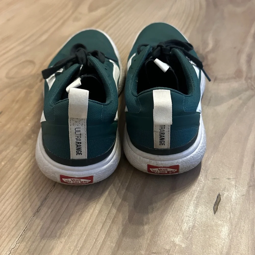 Vans - Picture 6 of 6
